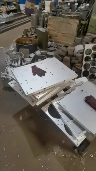 Moule pour fabrication de gobelets en plastique formant la machine de thermoformage (3 LIGNES)